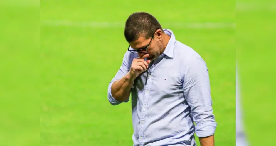 Umberto Louzer foi técnico do Coritiba, mas caiu após derrota para o CRB