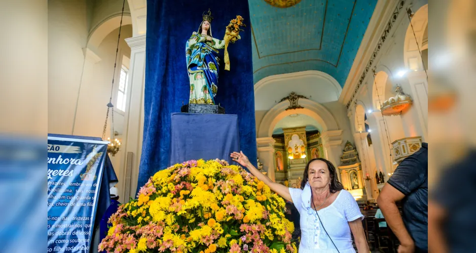 Imagem ilustrativa da imagem Mesmo sob chuva, católicos reverenciam Nossa Senhora dos Prazeres em carreata