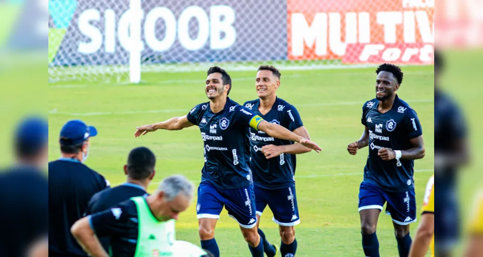Em posição irregular, Lucas Siqueira fez o seu segundo gol na partida