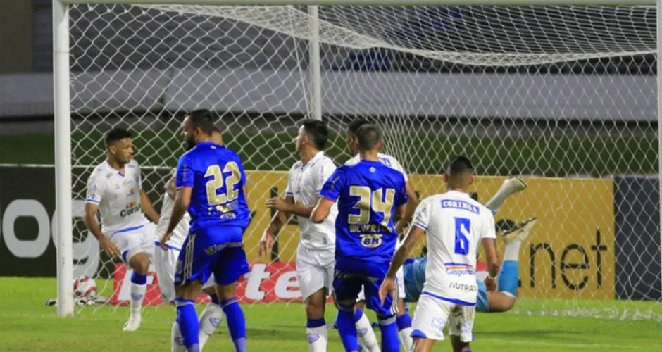 CSA venceu o Cruzeiro por 2 a 1, de virada, na 7ª rodada da Série B: 2 a 1.