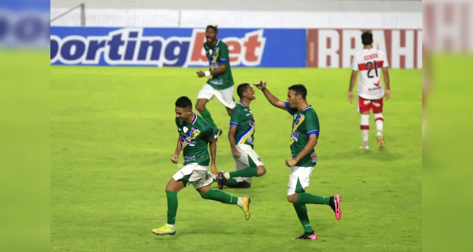 Altos fez seu gol de empate com Lucas Campos