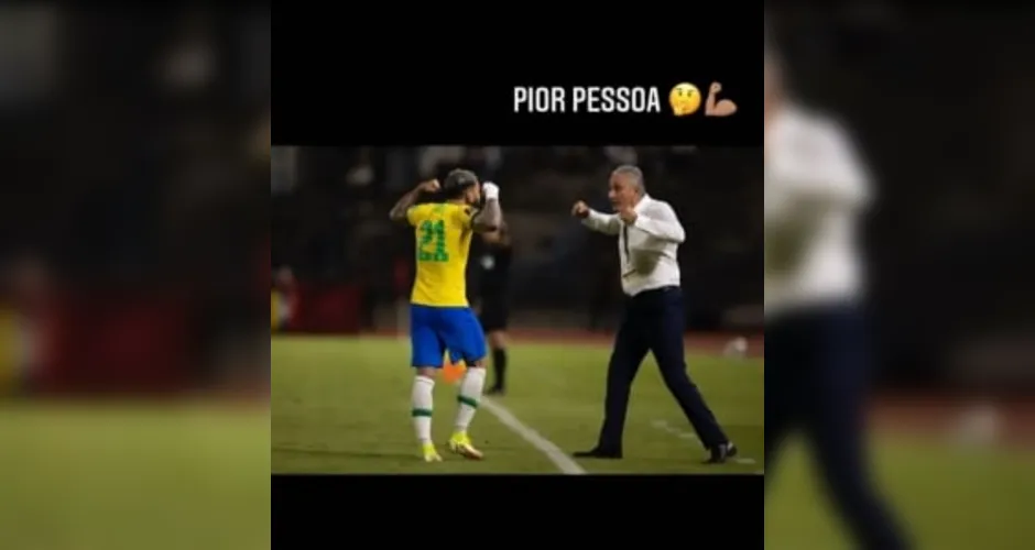 Gabigol e Tite durante jogo da Seleção; ; jogador postou imagem no Instagram