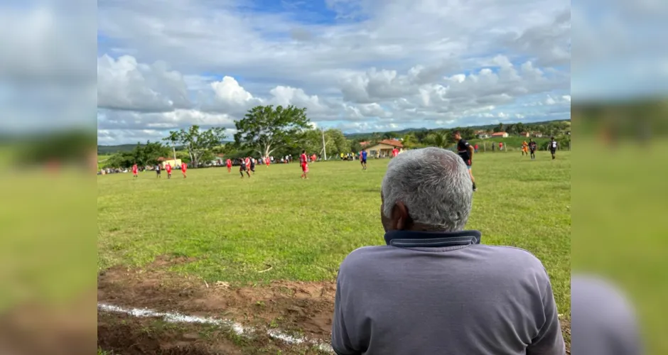Time indígena durante campeonato de futebol em Feira Grande