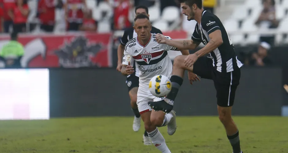 O meia, que chegou para o Campeonato Brasileiro, admitiu que sofreu nas primeiras semanas pelo clube carioca.