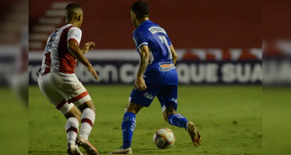 Azulão não se deu bem no Recife e adiou o sonho de voltar à Série A