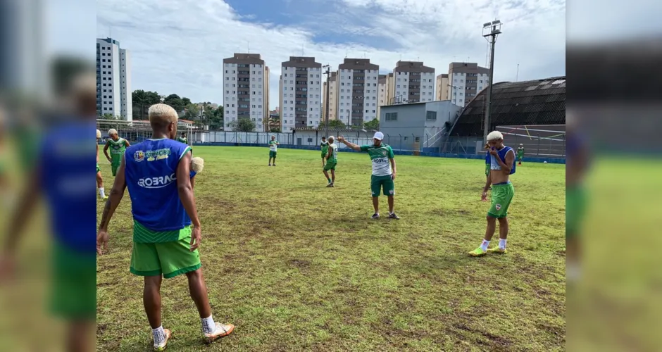 CSE na Copa São Paulo de 2022: técnico Sóstenes Félix orienta garotada do Tricolor Palmeirense