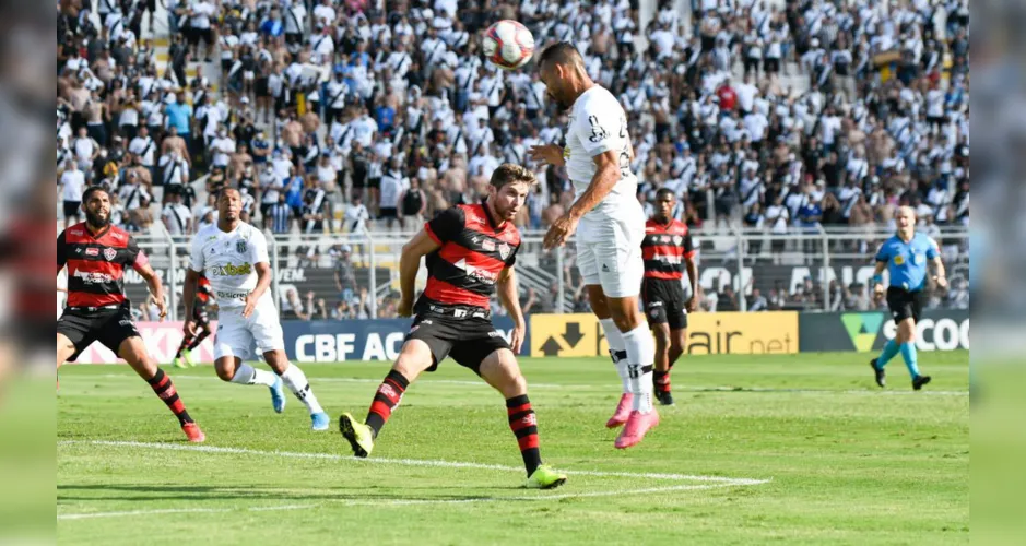 Vitória e Ponte Preta empataram sem gols e seguem no Z-4