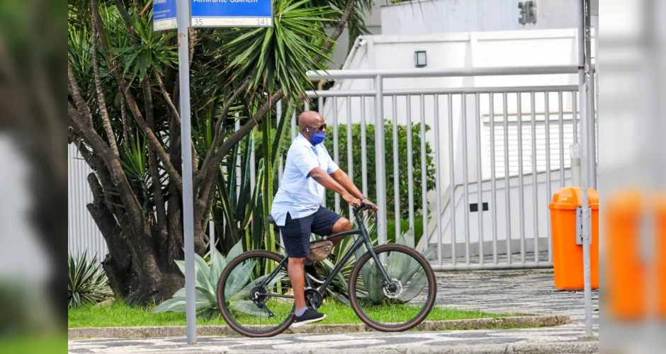 Ex-ministro já foi visto andando de bicicleta outras vezes