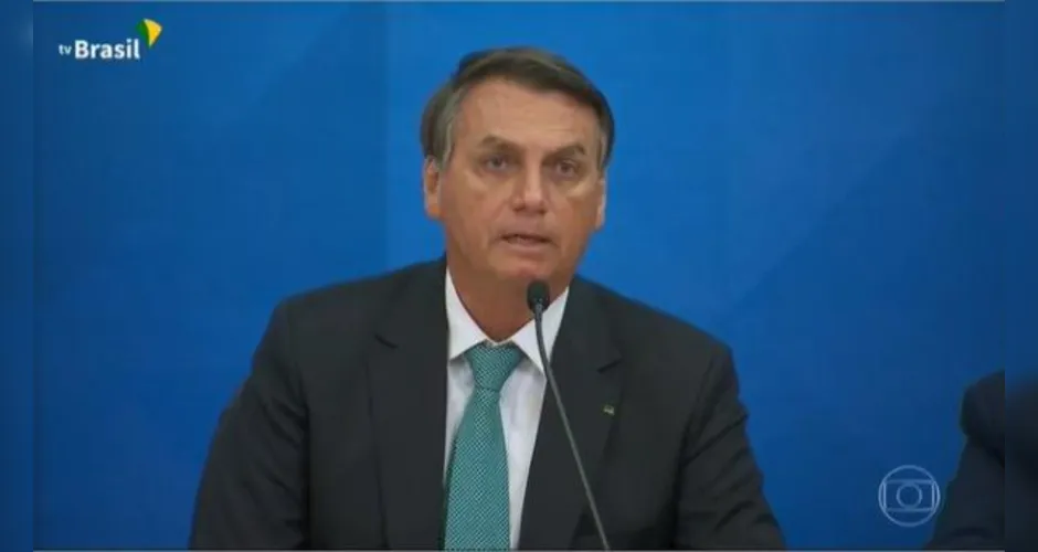 Bolsonaro diz que TCU põe em dúvida 50% das mortes por covid-19