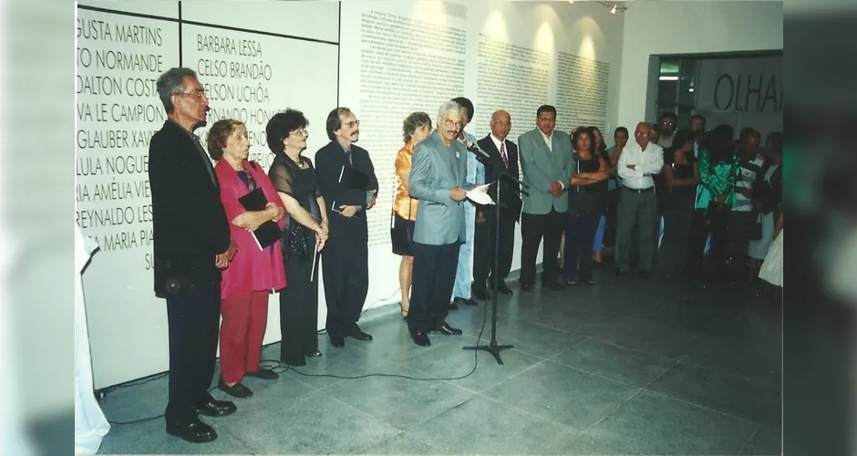 1999. Reabertura Pinacoteca, o diretor Rogério Gomes dá as boas-vindas ao público