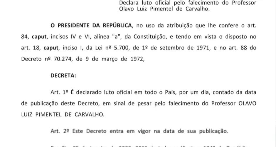 Bolsonaro decreta luto oficial pela morte de Olavo de Carvalho