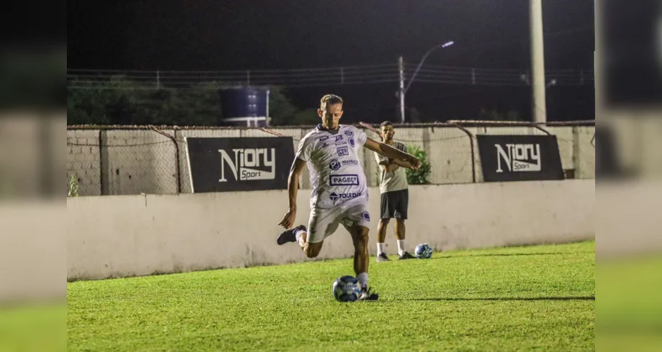 Mesmo com estreias, Cruzeiro sofreu em Riachão