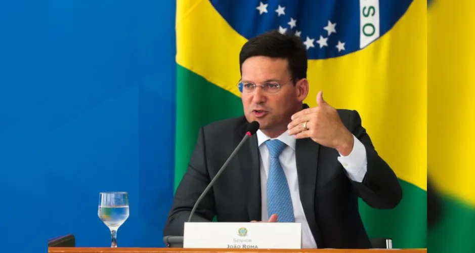 Ministro da Cidadania, João Roma, fala à imprensa no Palácio do Planalto, sobre as estratégias e rumos para o Auxílio Brasil