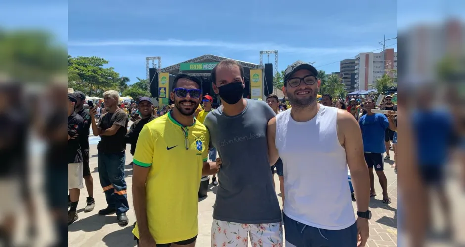 Amigos foram à Arena Massayó acompanhar jogo do Brasil