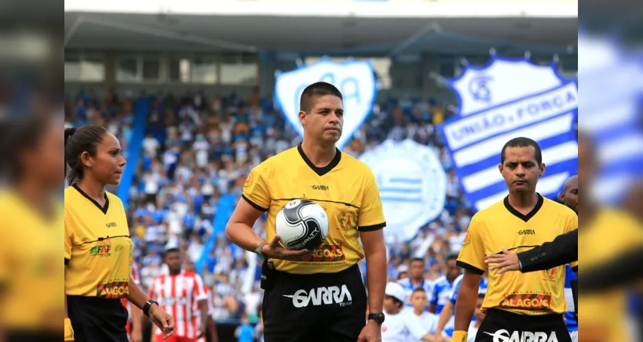 Imagem ilustrativa da imagem Márcio dos Santos Oliveira apita final da Copa Alagoas entre ASA e CSE