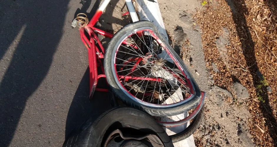 Imagem ilustrativa da imagem Acidente entre carros e bicicleta deixa ciclista morto no Pilar