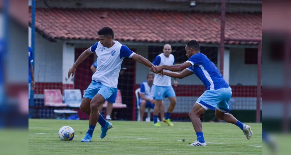 Azulão seguiu a preparação para a partida na capital cearense