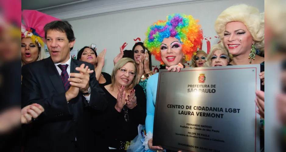 O prefeito Fernando Haddad participa da inauguração do Centro de Cidadania LGBT Leste 'Laura Vermont' e da Unidade Móvel de Cidadania LGBT Leste na Avenida Nordestina em São Miguel Paulista, São Paulo