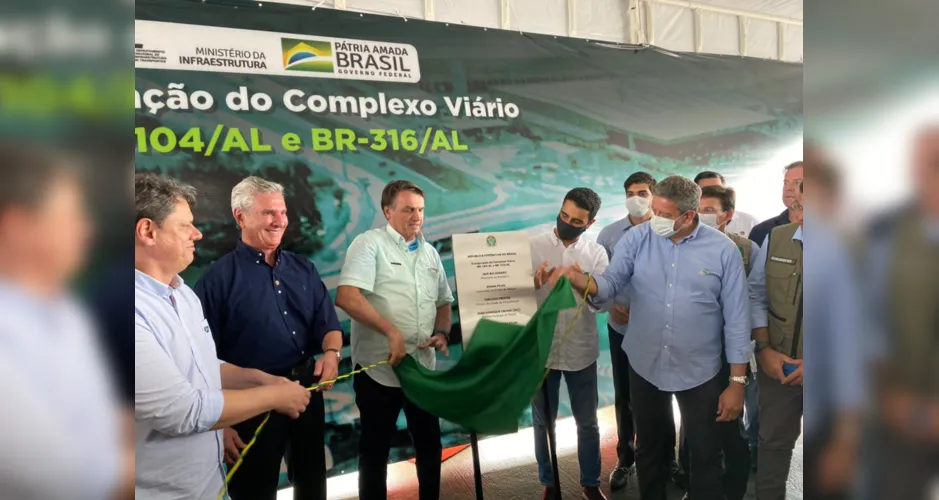 Complexo viário foi inaugurado nesta quinta-feira, em Maceió