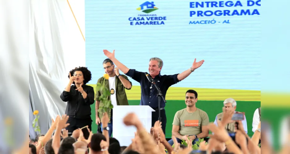 Collor acompanhou comitiva com presidente Bolsonaro.