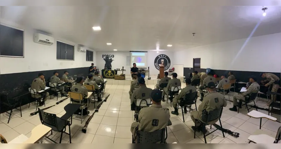Policiais militares de Alagoas levam conhecimento tático para PMs de Goiás