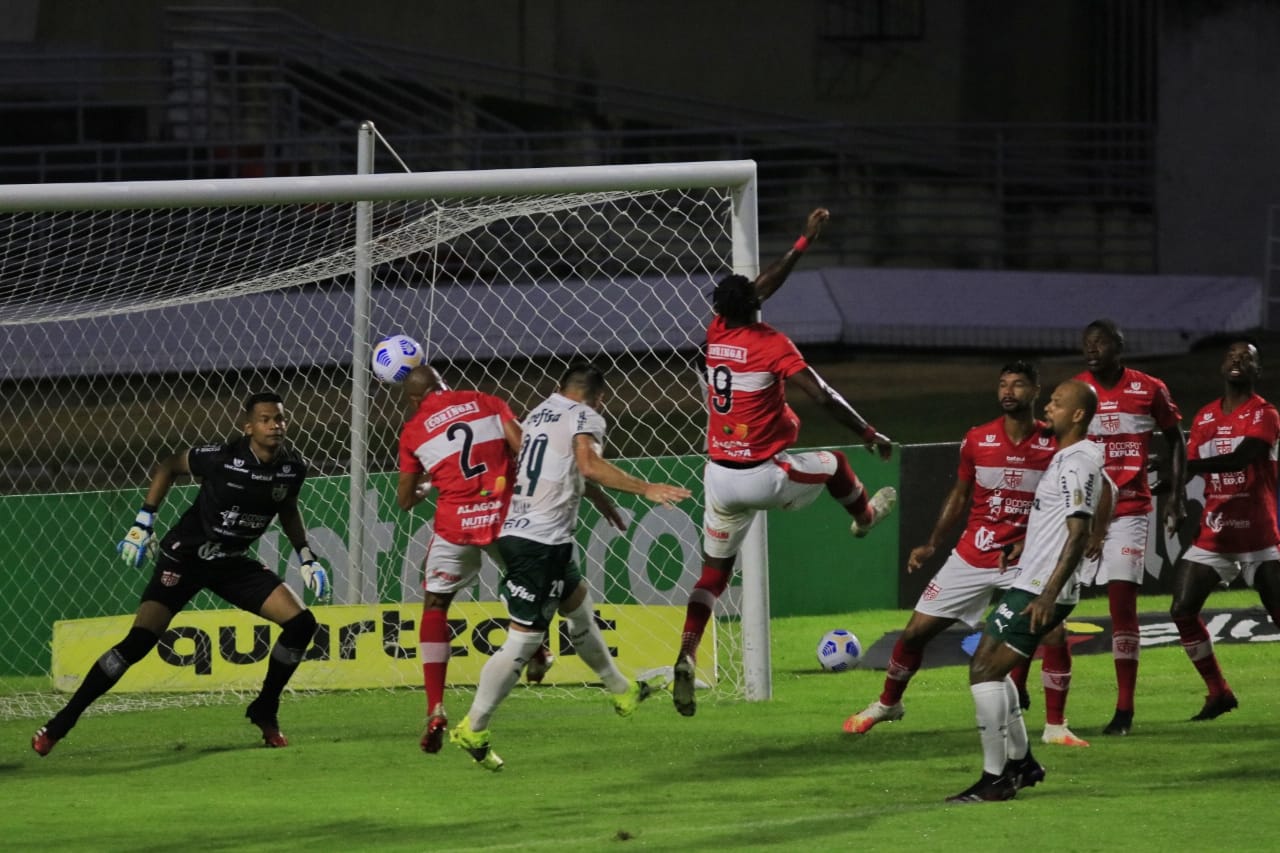 CRB perde para o Palmeiras, no Rei Pelé, no jogo de ida da Copa do Brasil: 1 a 0