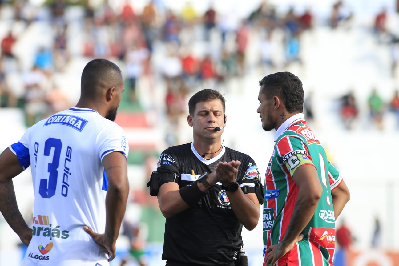 CSA faz partida ruim e perde para o CSE na estreia do Alagoano: 1 a 0
