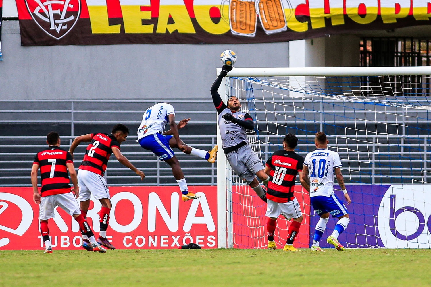 CSA joga bem, bate o Vitória e lidera Grupo B da Copa do Nordeste: 3x1