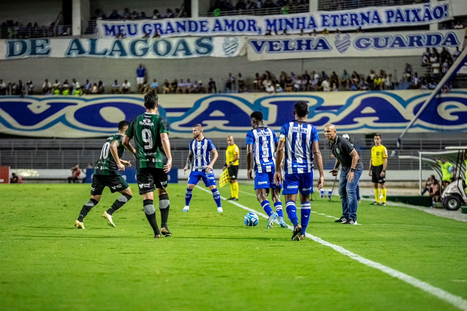 De virada, CSA vence o Manaus e volta ao G8 da Série C: 2 a 1