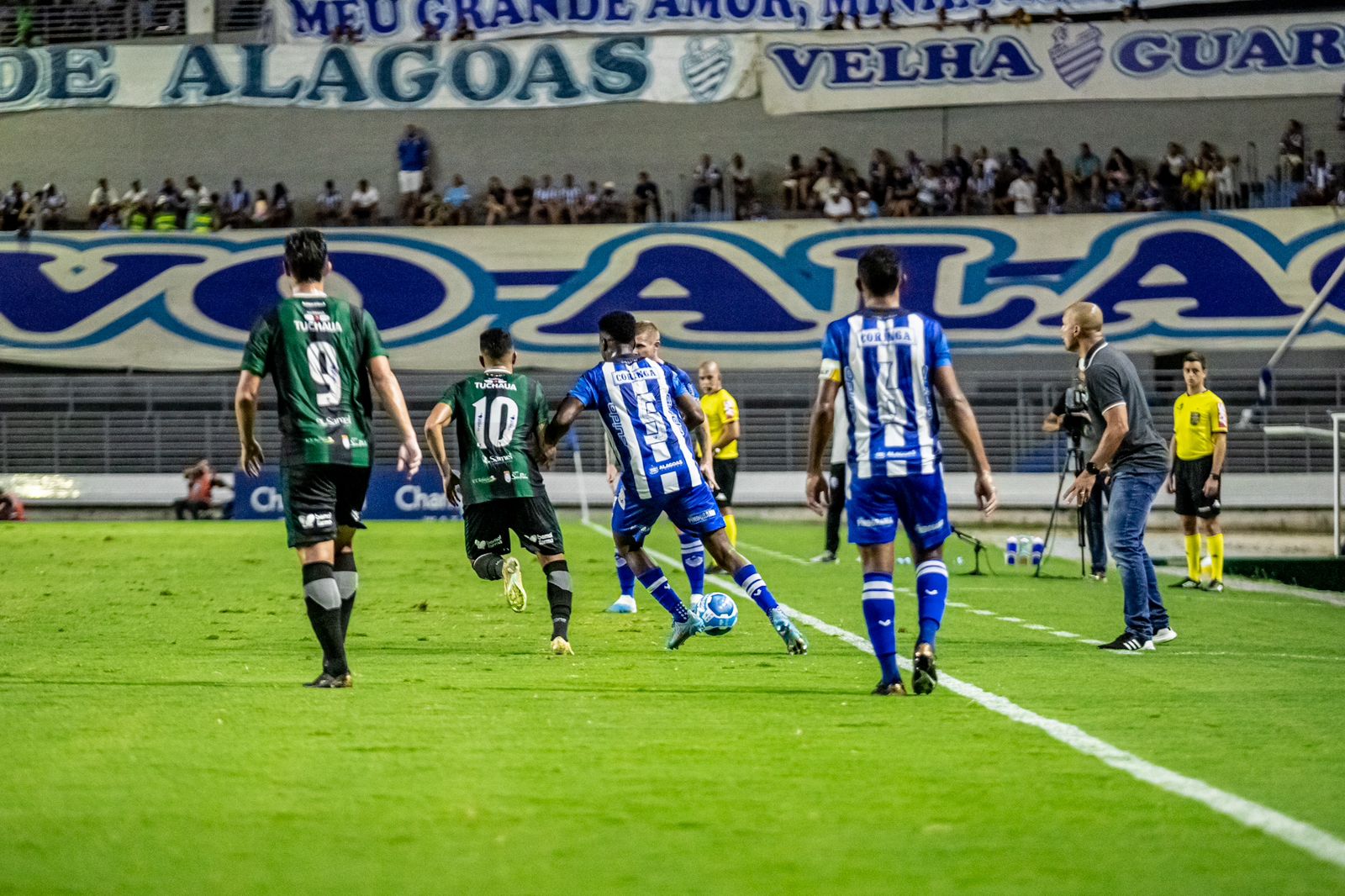 De virada, CSA vence o Manaus e volta ao G8 da Série C: 2 a 1