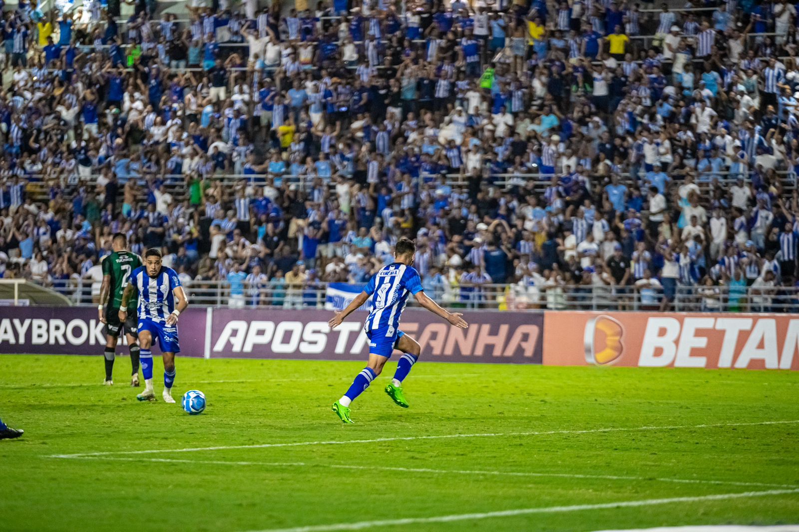 De virada, CSA vence o Manaus e volta ao G8 da Série C: 2 a 1