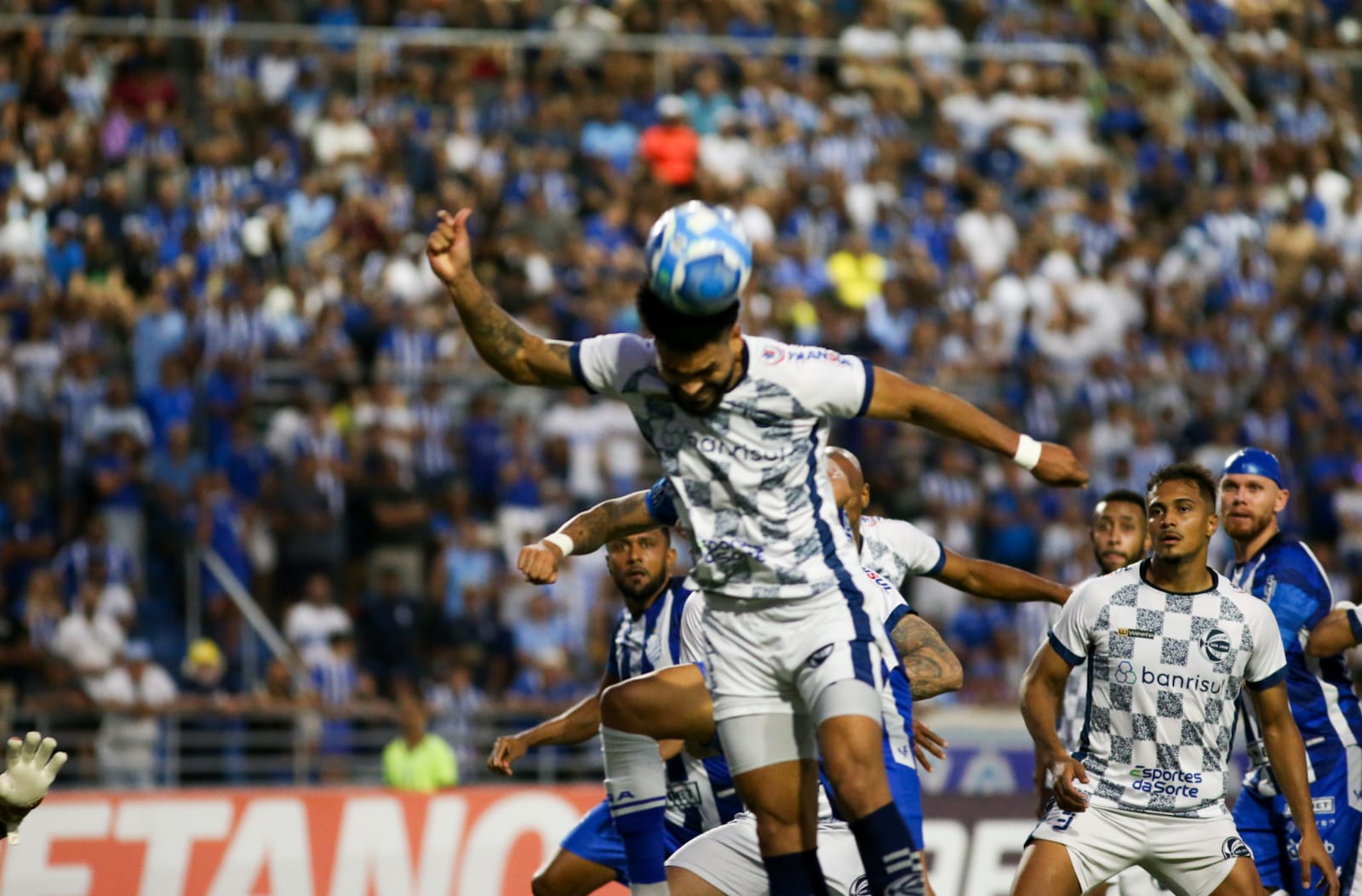 CSA encerra sequência negativa, vence São José e encosta no G8: 2x0