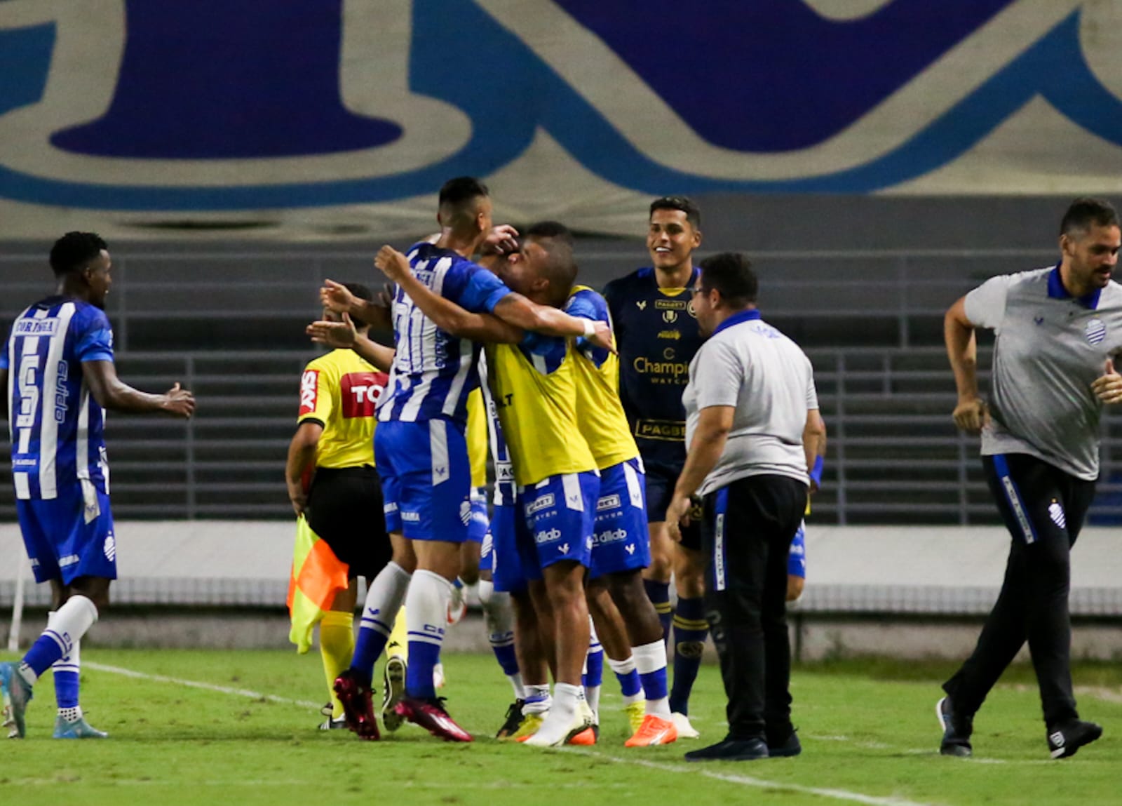 CSA encerra sequência negativa, vence São José e encosta no G8: 2x0