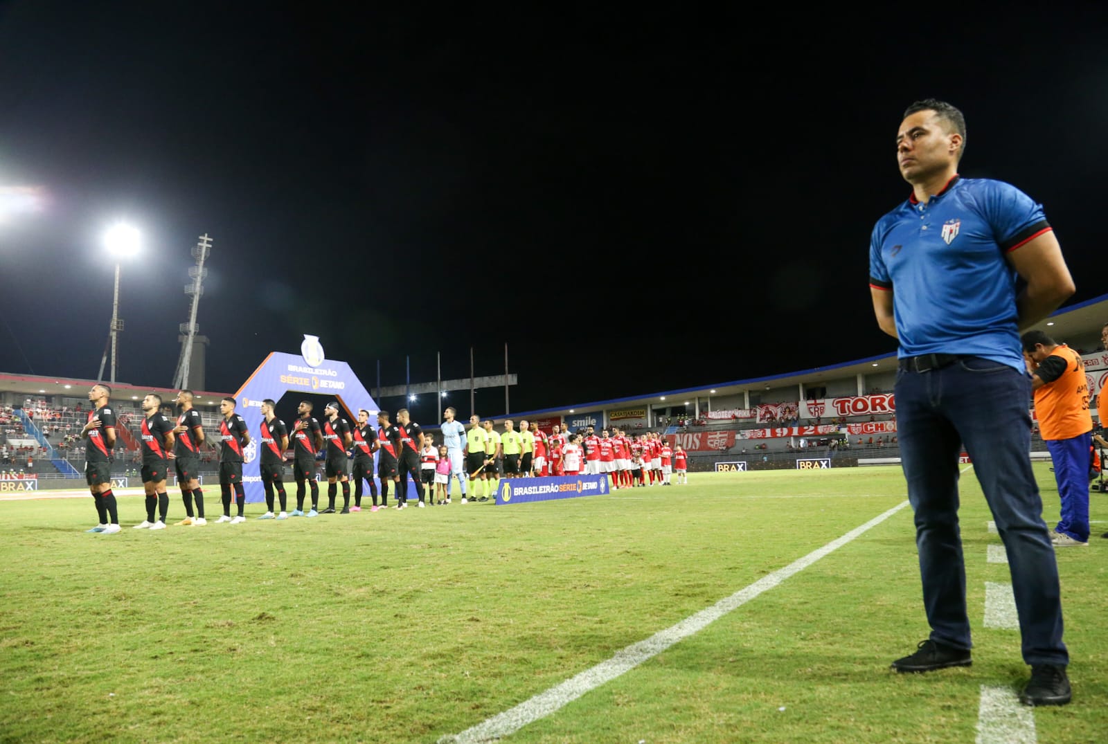 CRB supera desfalques e vence o Atlético-GO por 2 a 1 no Rei Pelé