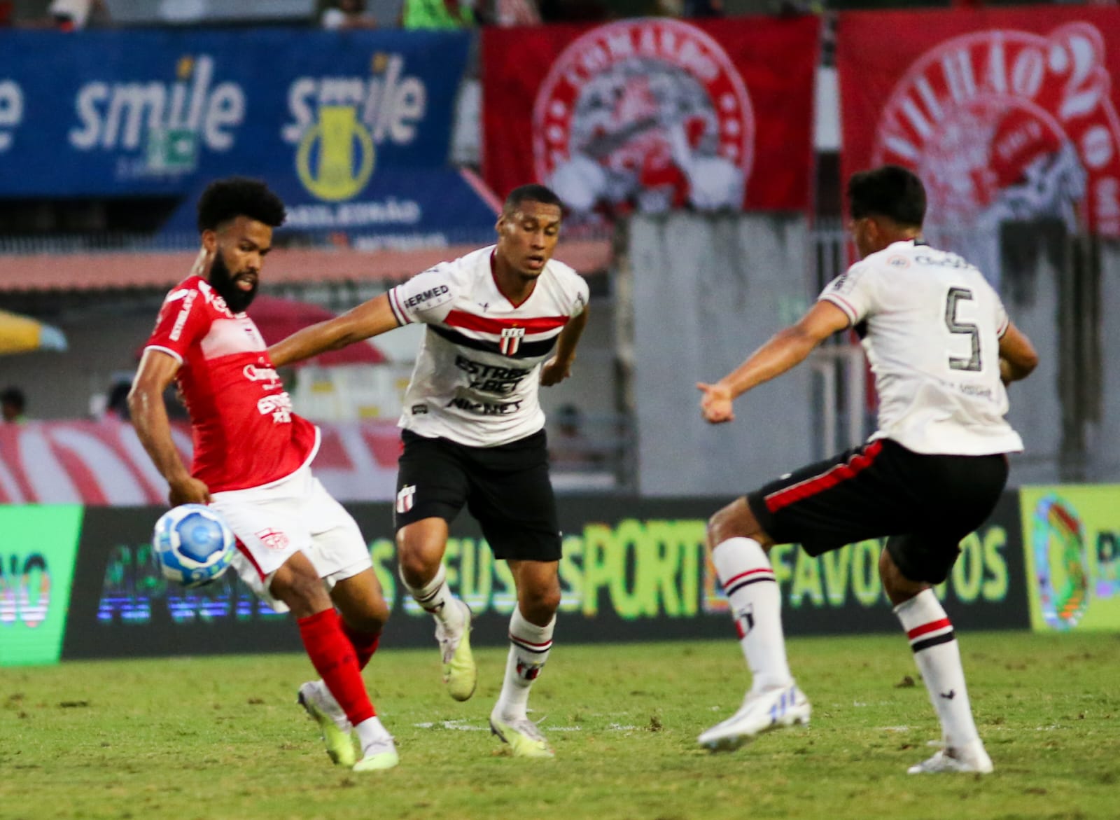 Falcão está fora do duelo com os paulistas