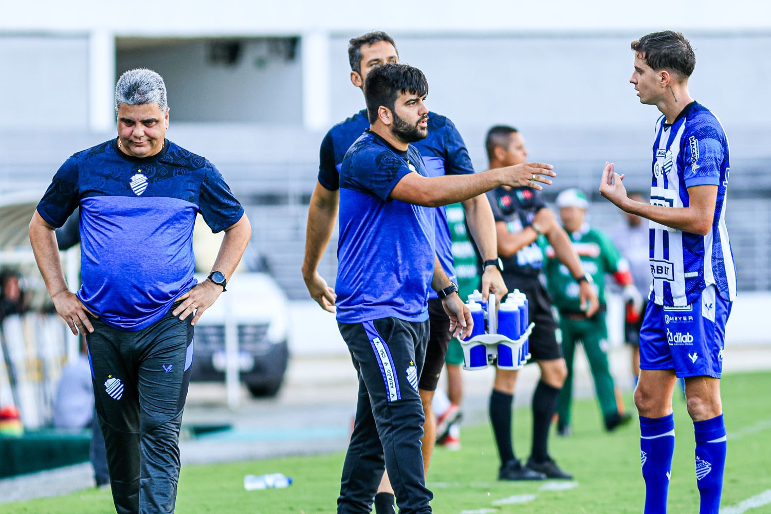 Marcelo Cabo ainda não teve bons números no Azulão