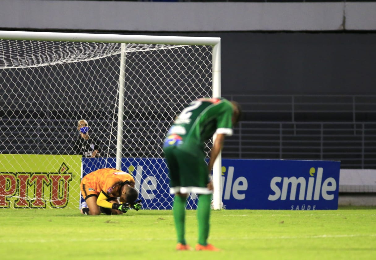 Com três de Bruno Mota, CSA massacra o Coruripe com goleada de 5 a 0 pelo Alagoano