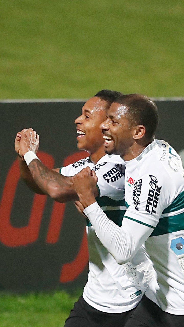 Com um a mais em campo, CRB arranca empate com Coritiba em pleno Couto Pereira: 1 a 1