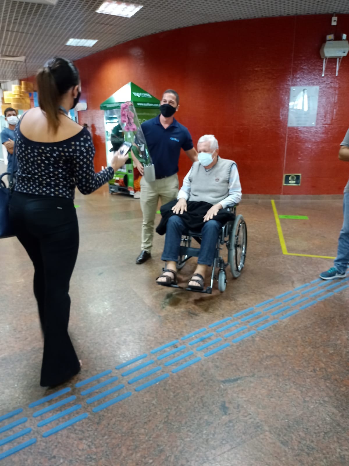 Professor continuará se recuperando das sequelas, mas está curado da Covid-19