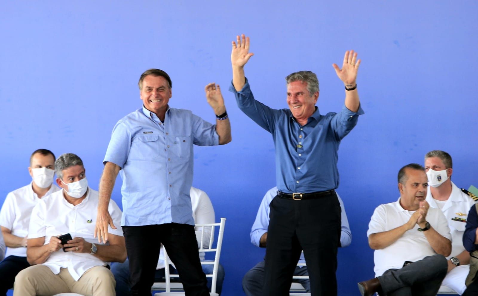 Bolsonaro entrega conjunto residencial no município de Teotônio Vilela
