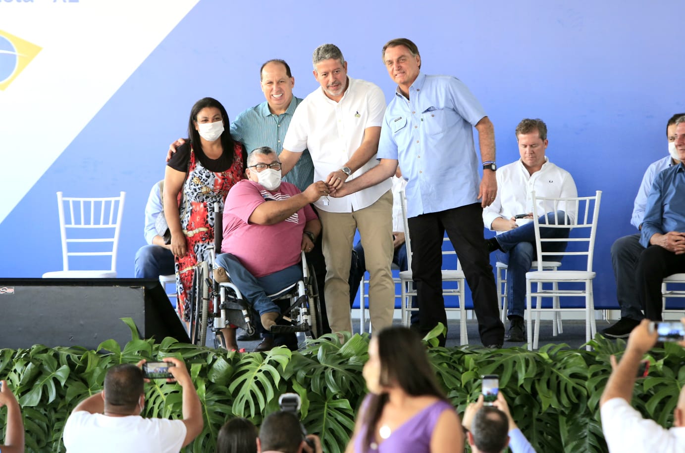 Bolsonaro entrega conjunto residencial no município de Teotônio Vilela