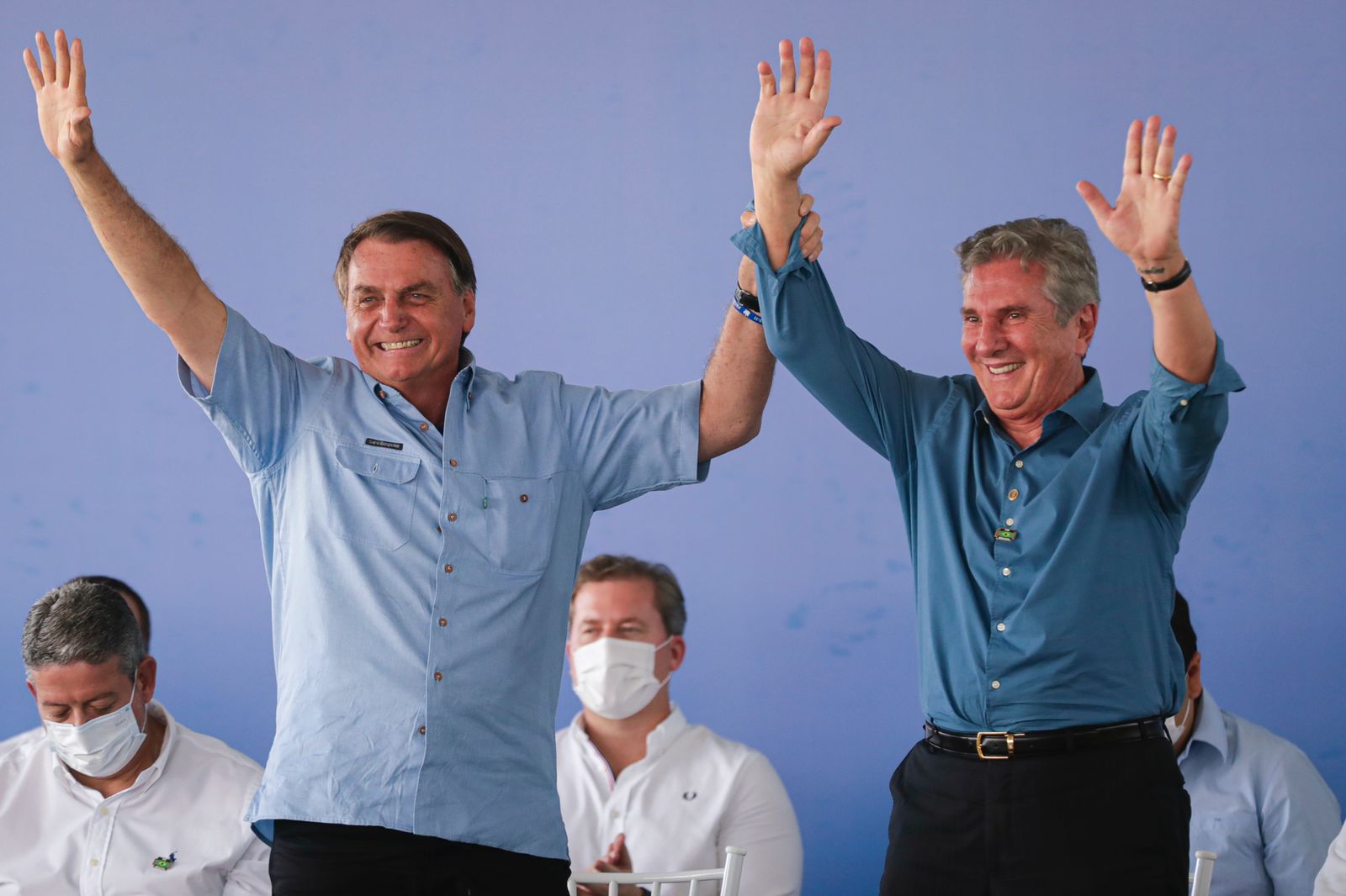 Bolsonaro entrega conjunto residencial no município de Teotônio Vilela