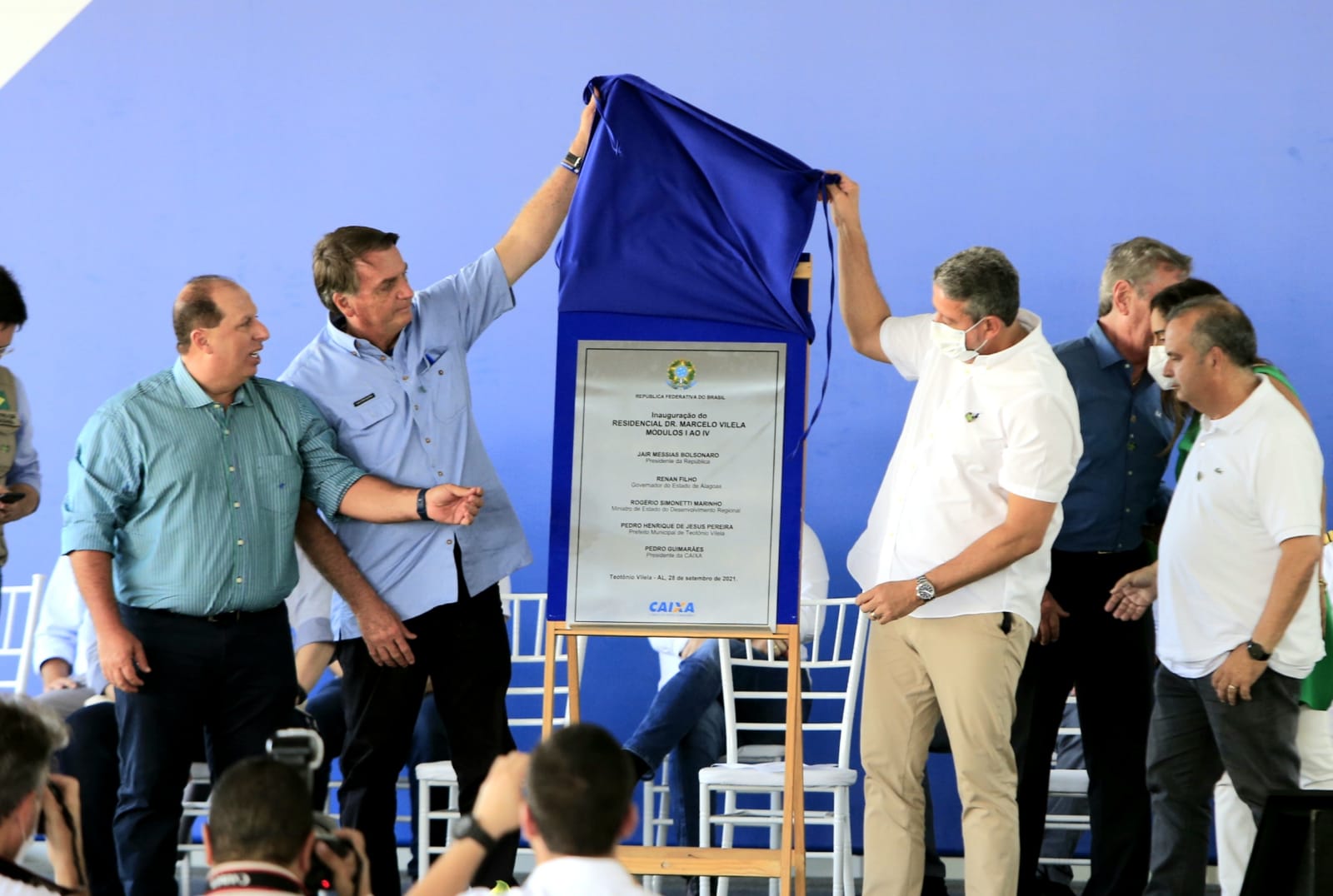 Bolsonaro entrega conjunto residencial no município de Teotônio Vilela