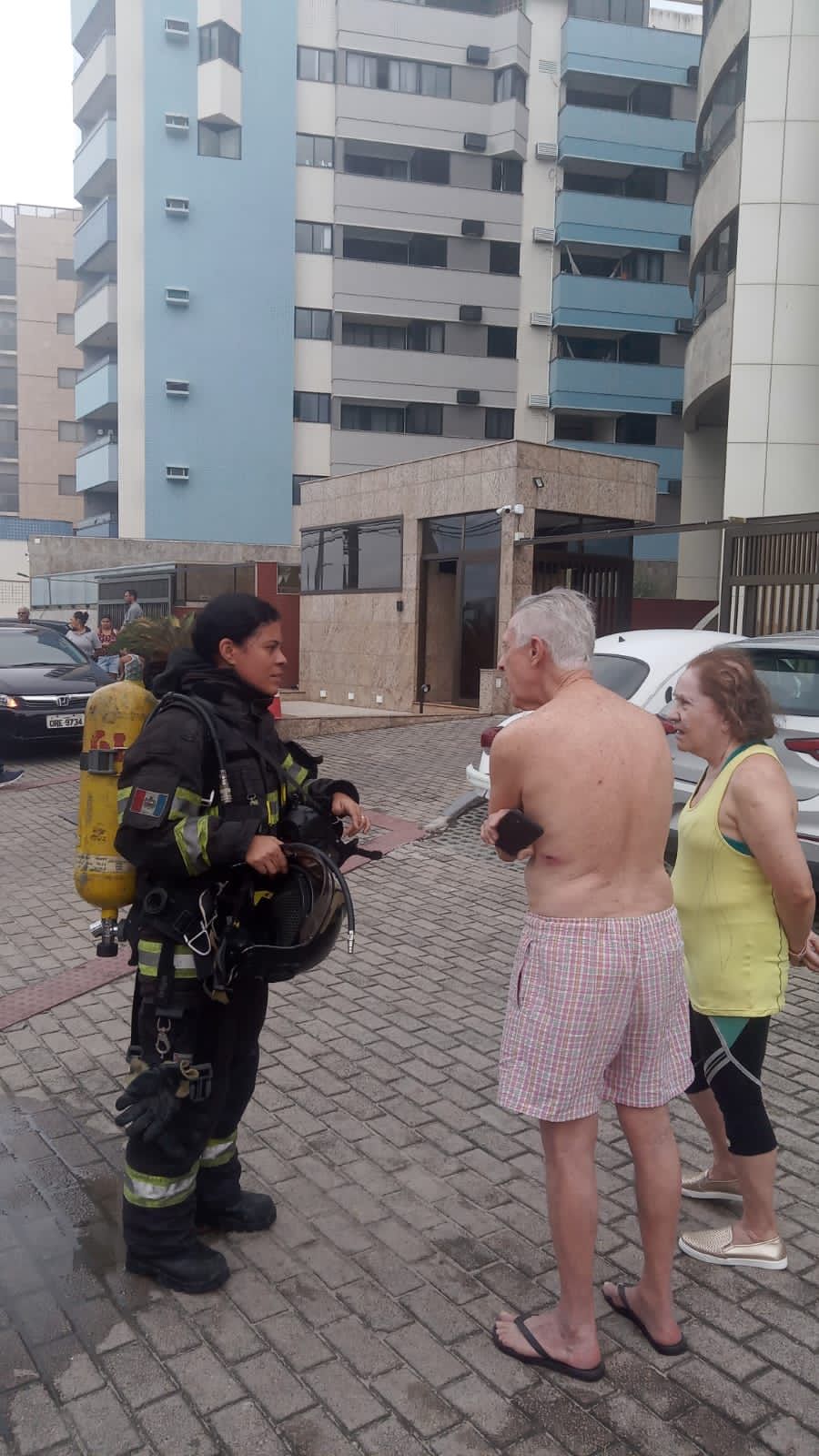 Apartamento na Orla de Ponta Verde pega fogo e bombeiros são acionados