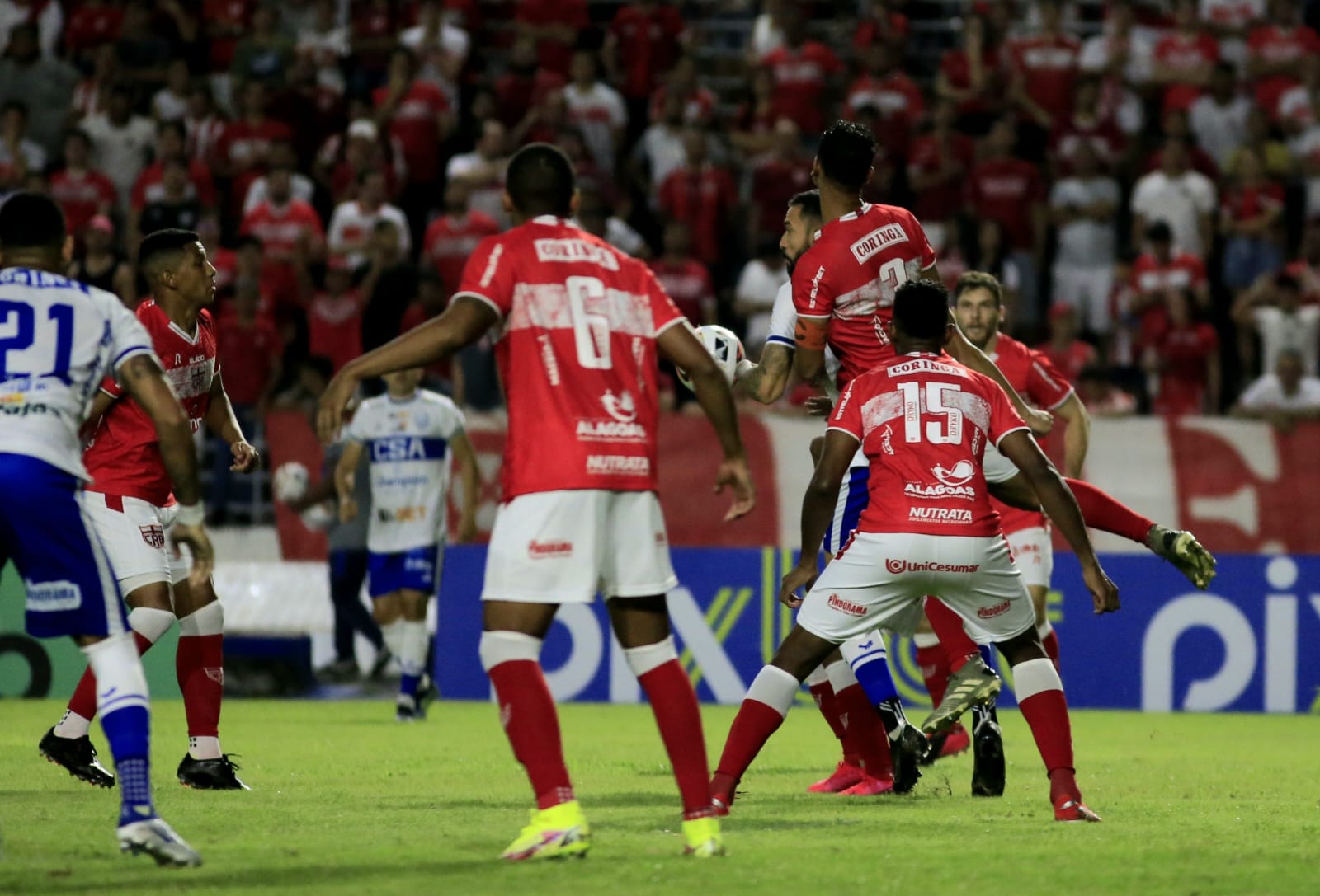 Em jogo sem emoção no Rei Pelé, CRB e CSA ficam no empate: 0 a 0