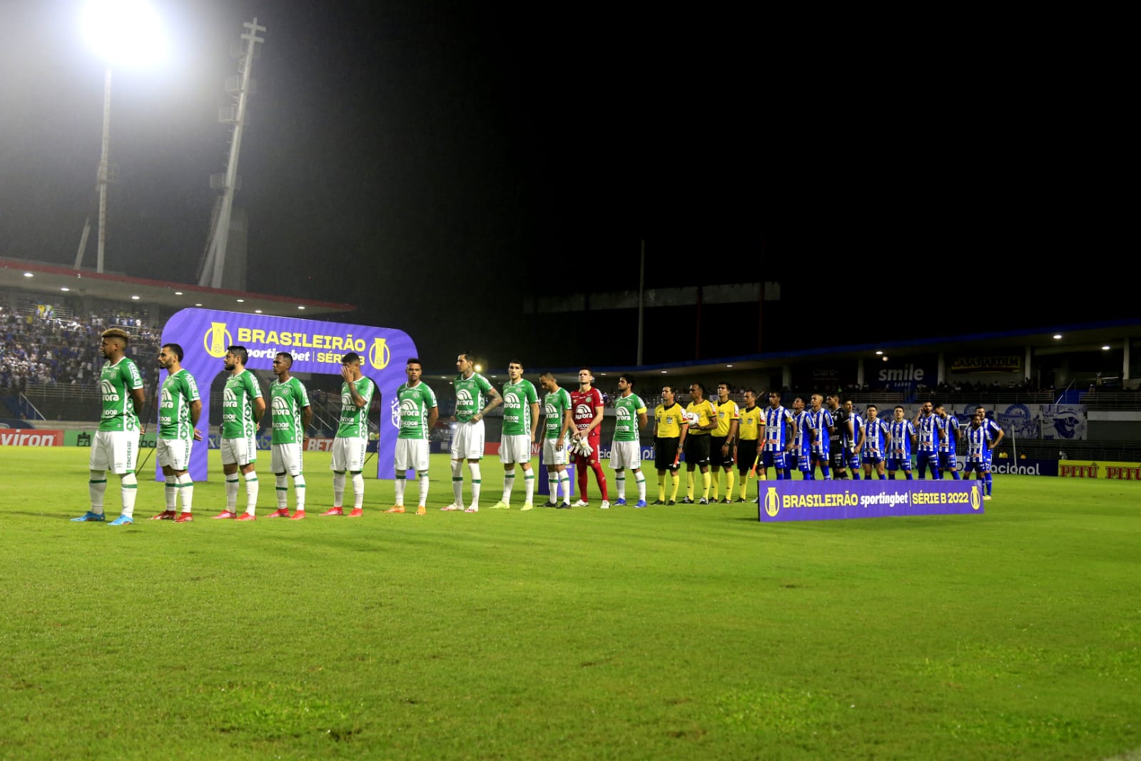 Jogadores de CSA e Chape perfilados