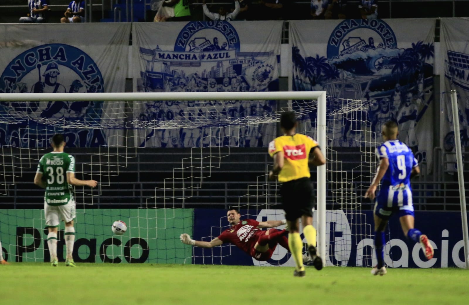 Lance do gol de Rodrigo Rodrigues