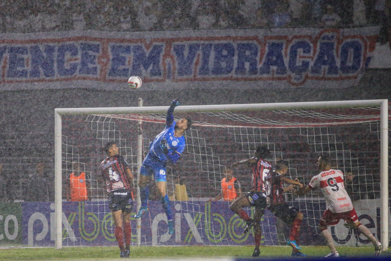 Na despedida da temporada 2022, mas tranquilo na tabela da Série B, CRB perde para o Bahia: 2 a 1