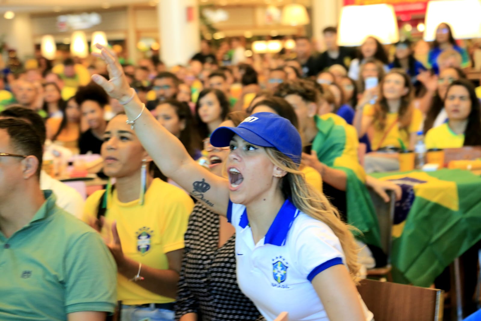 Maceioenses lotam Parque Shopping para assistir estreia da Seleção