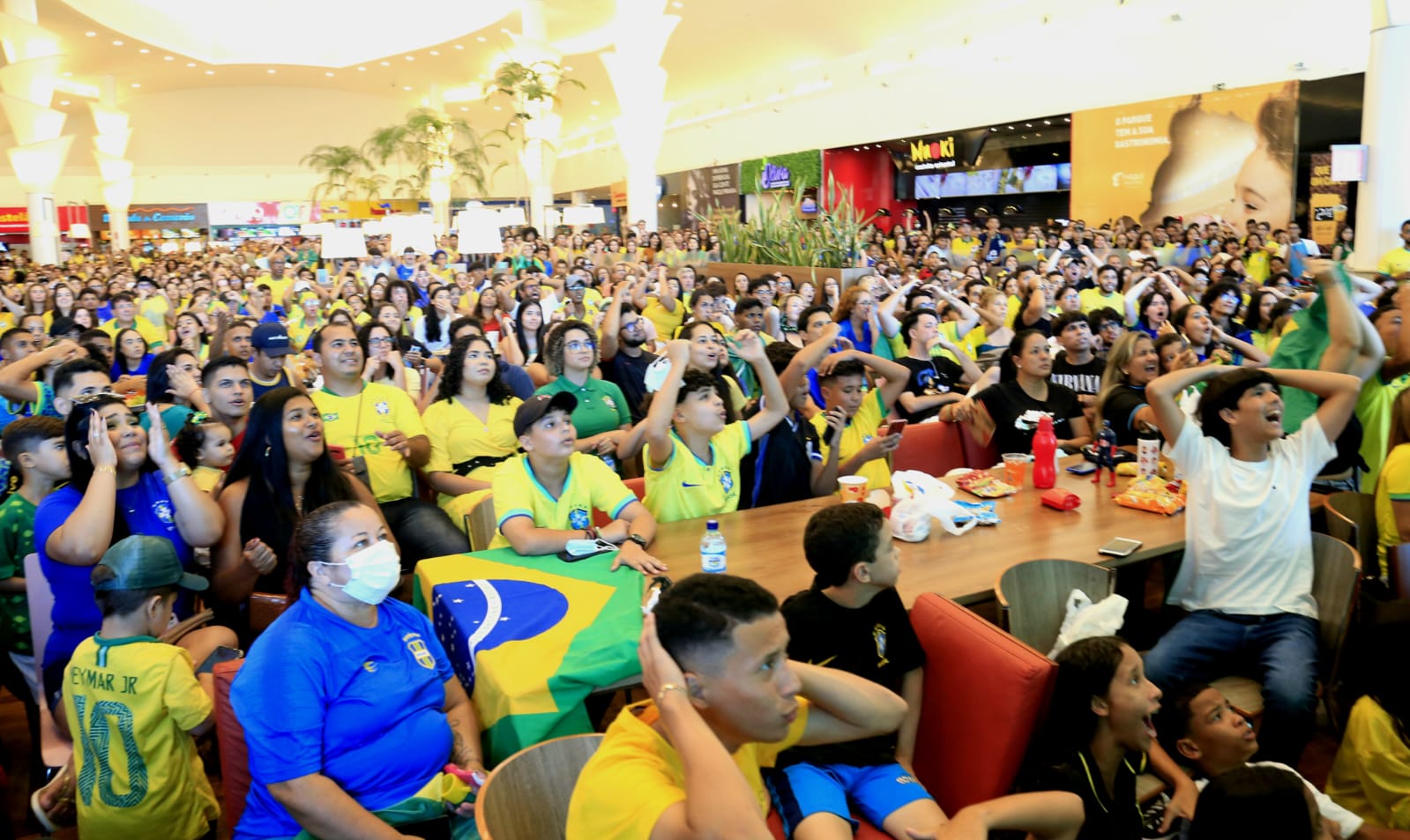 Maceioenses vestiram verde e amarelo para torcer pelo Brasil